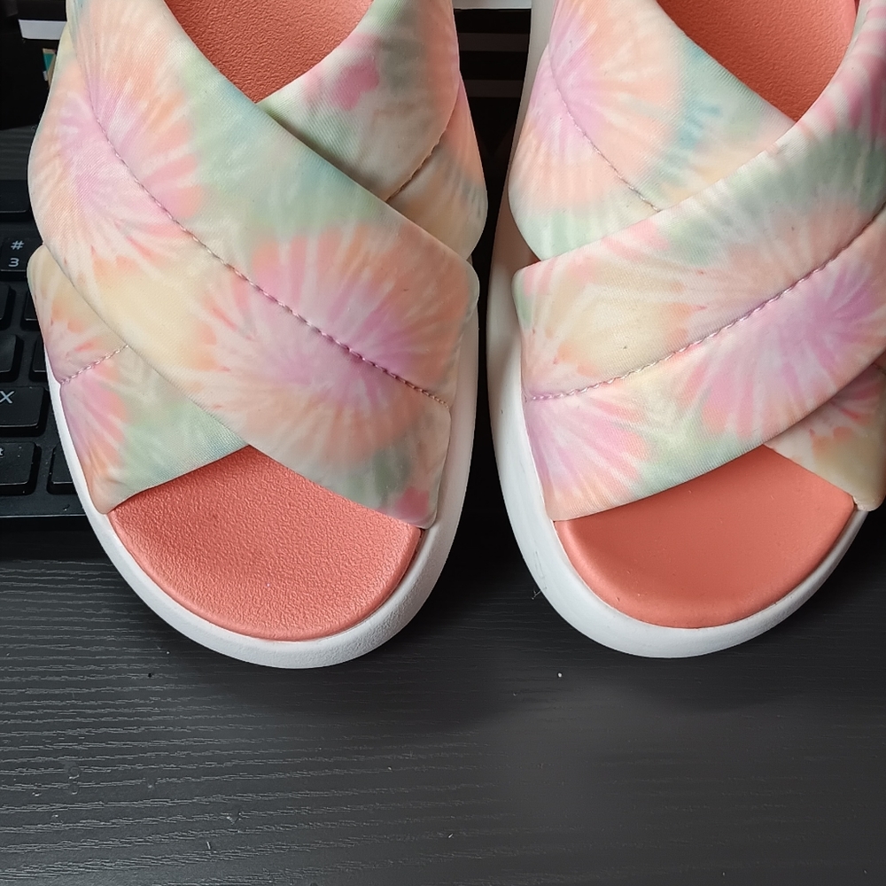 Toms Slides - image 4